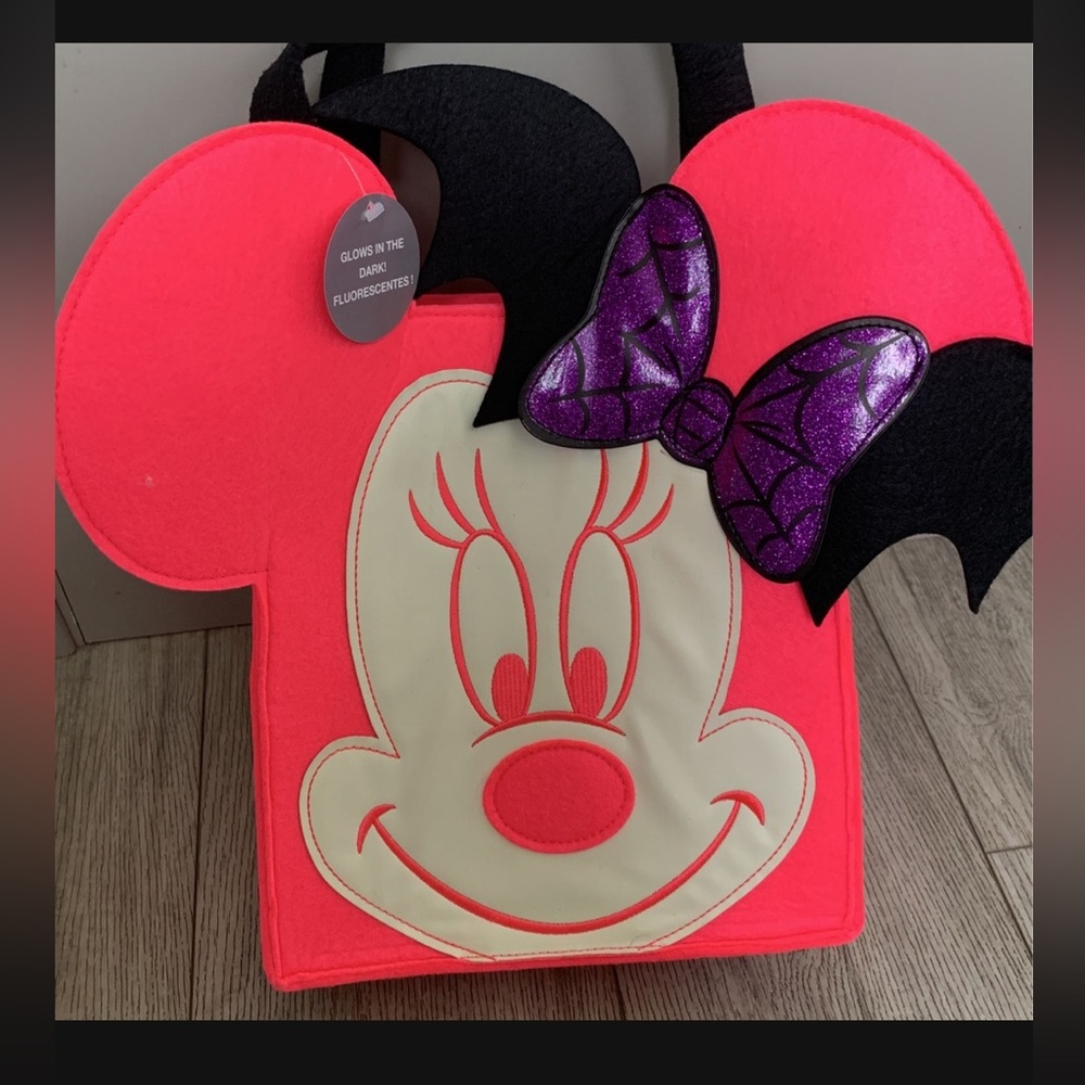 Disney Halloween Glows in the Dark Minnie Mouse Trick or Treat Bag